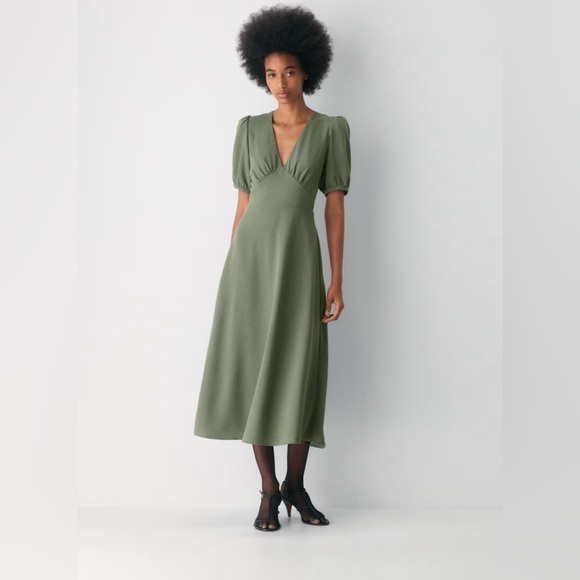 Aritzia Dresses & Skirts - Aritzia Wilfred
(Re)Twill™ Calliope Olive Midi Dress Sz 8